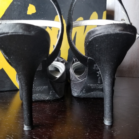 Fioni Black Satin Sandals Size 7 - Picture 5 of 7